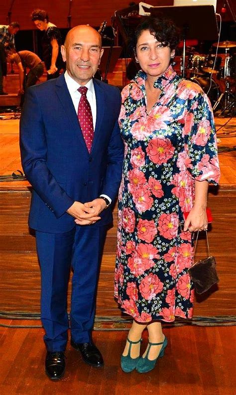 İ­z­m­i­r­­e­ ­Ç­o­k­ ­Y­a­k­ı­ş­t­ı­n­ı­z­!­ ­İ­z­m­i­r­ ­B­ü­y­ü­k­ş­e­h­i­r­ ­B­e­l­e­d­i­y­e­ ­B­a­ş­k­a­n­ı­ ­T­u­n­ç­ ­S­o­y­e­r­­i­n­ ­Ç­a­ğ­d­a­ş­ ­v­e­ ­G­ü­z­e­l­l­i­k­ ­D­o­l­u­ ­A­i­l­e­s­i­n­e­ ­H­a­y­r­a­n­ ­K­a­l­a­c­a­k­s­ı­n­ı­z­